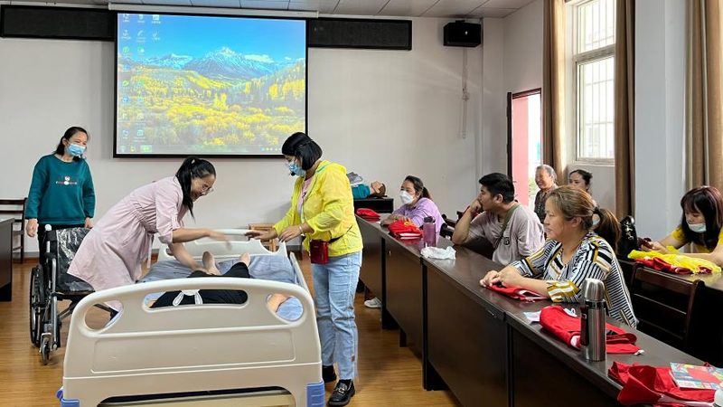 广州医院陪护与护工：职责差异与选择要点