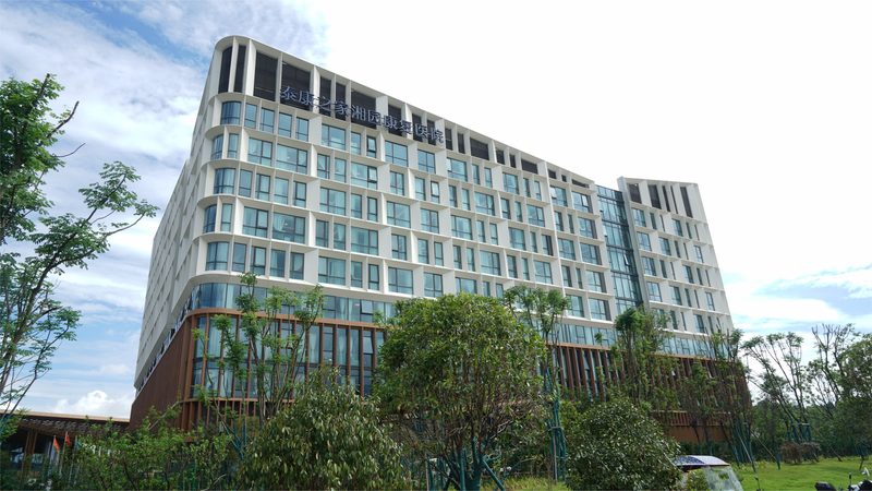 在选择高端养老公寓时，以下误区需避免：
